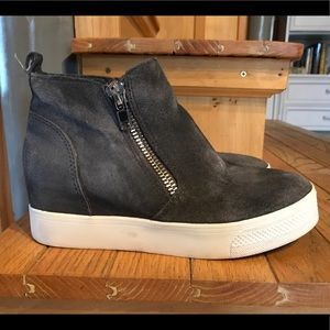 Steve Madden Suede Hidden Wedge Sneakers Size 7